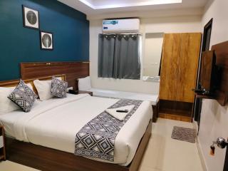 Yellow Sapphire Hotel Hi-Tech City - 2