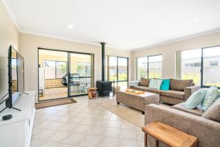 Golden Summers - Dunsborough Beach Escape - Quindalup - 3