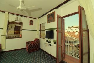 2BR Stonetown Stay- Fast Wifi, AC, Near Attractions - 9