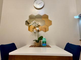 Modern Suite In Bonifacio Global City - 1