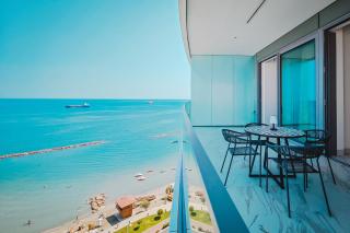 Stunning 1 Bed in Trilogy, Limassol Seafront - 4