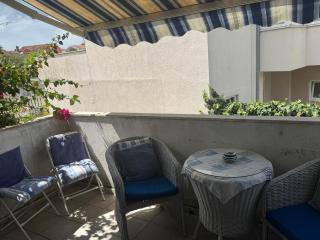 APARTMENT L.A. - 5