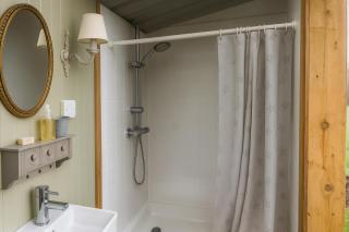 1 Bed Shepherds Hut - Sleeps 2 -Wood Fired Hot Tub - Charlton Musgrove - 5