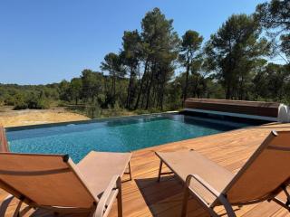Villa 13 personnes - 1 hectare de parc naturel - piscine - 0