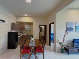 Spacious Family 2BR Balcony Comfy Regalia Suites - 6