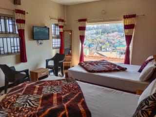 Hotel Revolve Inn - 4