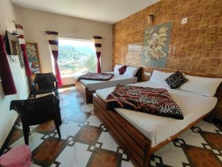 Hotel Revolve Inn - 8