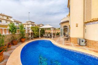 Casa adosada con piscina privada y un jardín - 5