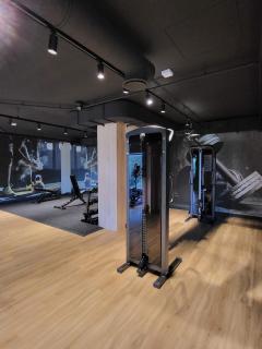 Modern Apartment with Parking & Gym by Noclegi Renters - 7