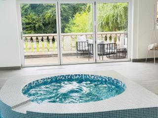 Luxury Ascot Retreat Heated Pool & Jet Massage Spa - Sunningdale - 8