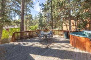 True Big Bear Lake Cabin with jacuzzi, Netflix - 4