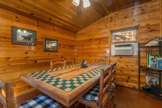 True Big Bear Lake Cabin with jacuzzi, Netflix - 1