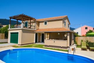 Holiday home near Split with private pool & garden - Kaštela - 0