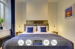 Large 6BDR House By Homebird Property Management Short Lets & Serviced Accommodation Leeds With Secured Parking & Garden Area With Fire Pit - Leeds - 0