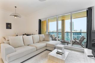 Lush 1BR with Canal View, 9 minutes to Dubai Mall - 4