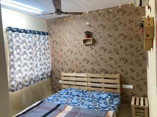 Cozy Comfortable 3 bhk apartment - 5