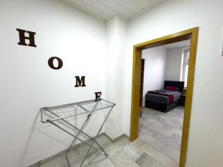 Serviceroom24 - Apartment 6 in Recklinghausen Hoch WLAN - Smart-TV - 24-7 Check-in und Küche - Recklinghausen - 4