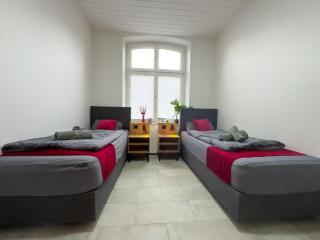 Serviceroom24 - Apartment 6 in Recklinghausen Hoch WLAN - Smart-TV - 24-7 Check-in und Küche - Recklinghausen - 3
