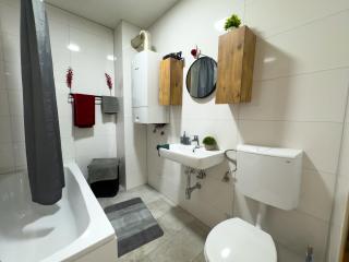 Serviceroom24 - Apartment 6 in Recklinghausen Hoch WLAN - Smart-TV - 24-7 Check-in und Küche - 3