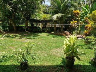 Rose villa - - 3