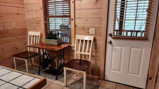 Serene Riverside Cabin Oasis Near New River, Virginia - Galax - 4