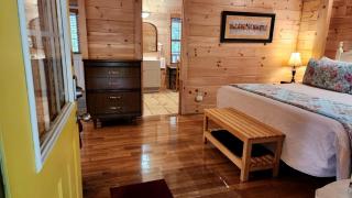 Serene Riverside Cabin Oasis Near New River, Virginia - Galax - 2