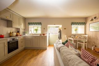 The Coach House, South Cerney - 8