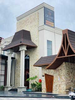 Grand Vista - 9