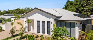 Twin Palms 2 bedroom in Palm Cove, large spa, modern, new built - Palm Cove - 0