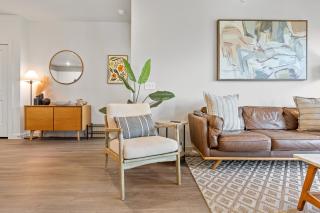 Luxury 3-BR Apartment - 7