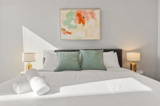 Beautiful 3 bedroom oasis close to downtown - 4