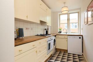 Chiswick Views & Space - Elegant 3BDR Duplex with Parking - 9
