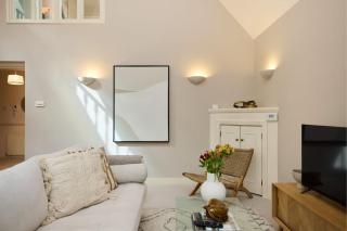 Chiswick Views & Space - Elegant 3BDR Duplex with Parking - 2