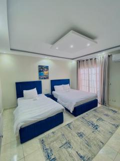 Noya Pyramids Inn - 1