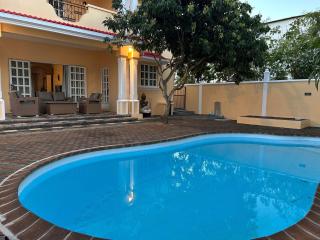 4-Bedroom Villa 12mins Walk to Beach - SV140 - Mont Choisy - 0