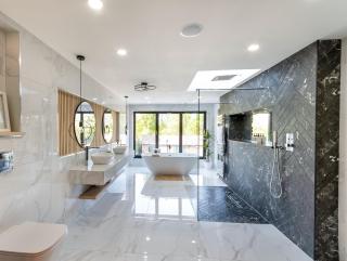 5 Bed Villa-Sleeps 10-Hot Tub-Bar & Pool table - Doncaster - 3