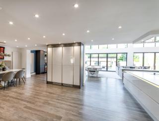 5 Bed Villa-Sleeps 10-Hot Tub-Bar & Pool table - 1