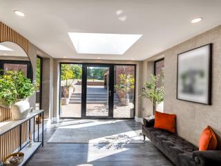 Luxury Villa with Spa Bar & Pool table 10 Guests - Doncaster - 1