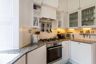 Historic 3BD Flat in Edinburgh Old Town - 6