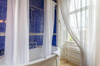 Historic 3BD Flat in Edinburgh Old Town - 4