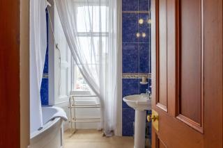 Historic 3BD Flat in Edinburgh Old Town - 1