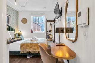 Urban Elegance Luxury Living with Kitchenette - London - 8