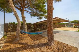 Villa única con piscina, perfecta para familias - 1