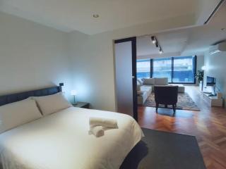MHYL Mel Central Private 3B2B 1parking QV1 152sqm - Melbourne - 3