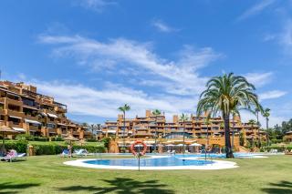 Sea-view luxurious apartment on the beach of Etepona - 0