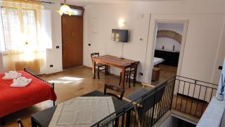4 minuti da San Carlo Acutis, 8 ospiti, IDROmassaggio, Doccia ALL'OMBRA DI SANTA CHIARA, Piano Terra 2 ingressi 3 camere 2 bagni, Spazioso, Perfetto - La nostra Forza è PRESENZA LIVE 24-7, MyAssisiSuite, più di un semplice Appartamento - MÓWIMY PO POLSKU - 1