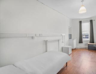 Halpin House (South Kensington) - 1