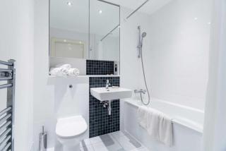Stylish 2BR Serviced Apartment by Ellbee Apartments - Hemel Hempstead - 9
