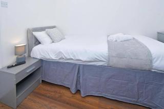 Stylish 3bedroom near Stoke-on-Trent hospital - 8