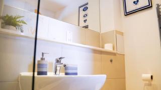 Manchester City Centre Apt with Balcony & Free Parking-2Nights minimum - 8
